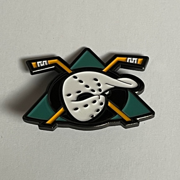 Anaheim Mighty Ducks Hat Pin Pins California Bag Hockey Fitted Hats Sports Logo - Picture 3 of 8